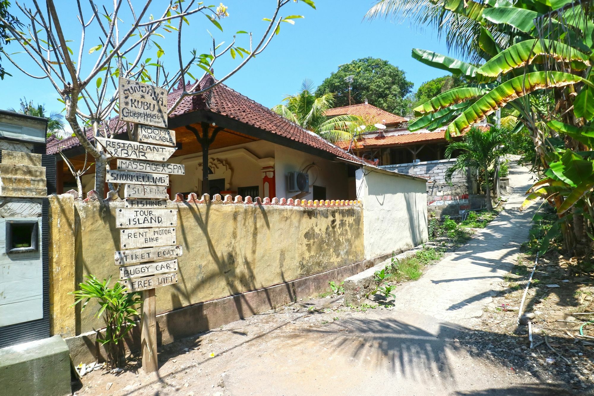 Sunjaya Kubu Guesthouse นูซาเลมโบงัน ภายนอก รูปภาพ